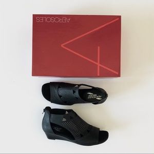 Women’s Aerosoles Black Heeled Sandals: Size 8.5